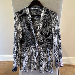 Robert Graham women’s top size large